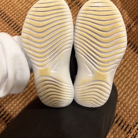 Nike Boys 11C Team Hustle 9 - Picture 4 of 5